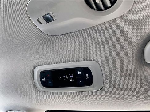 Certified 2024 Chrysler Voyager LX image 20