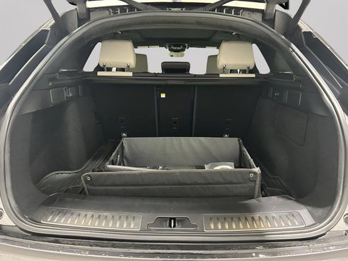 Used 2018 Land Rover Range Rover Velar R-Dynamic HSE image 28