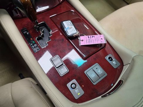 Used 2010 Lexus LS 460 image 24