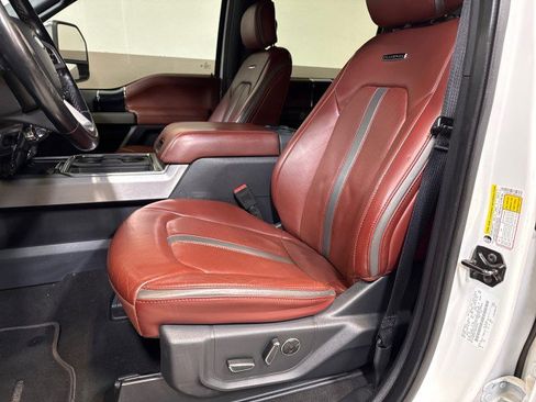 Used 2022 Ford F350 Platinum w/ FX4 Off-Road Package image 17