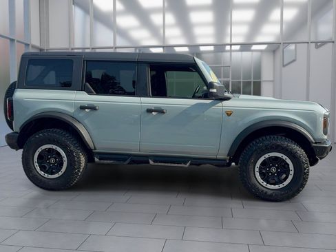 Used 2023 Ford Bronco Badlands AWD/4WD image 3