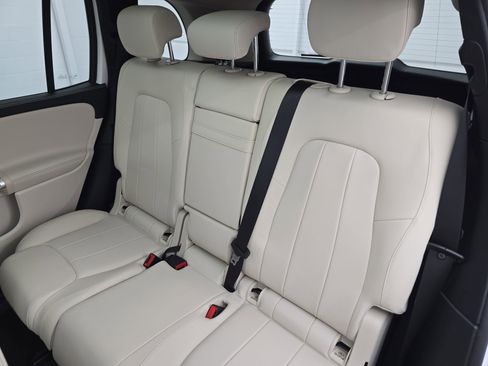 Used 2022 Mercedes-Benz GLB 250 w/ Premium Package Lite image 14