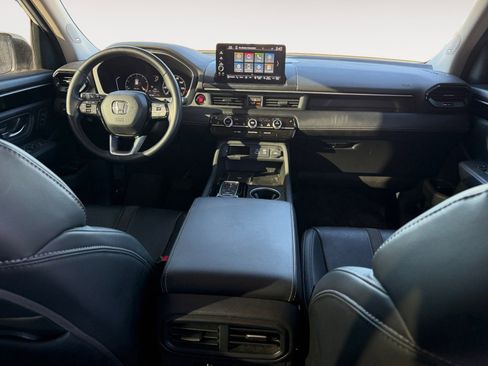 Used 2024 Honda Pilot Touring image 10