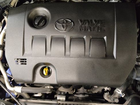 Used 2019 Toyota C-HR LE image 30