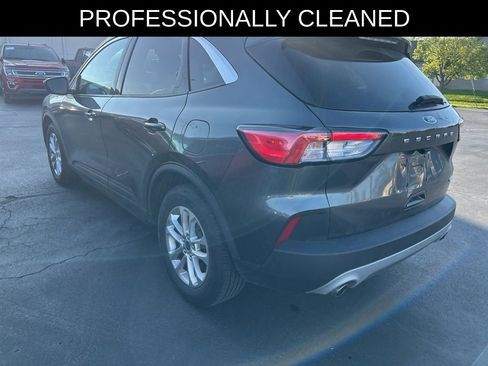 Used 2020 Ford Escape SE image 9