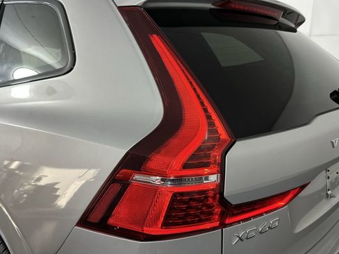 Used 2025 Volvo XC60 B5 Plus image 26