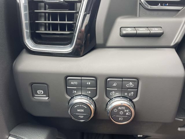 Certified 2025 GMC Sierra 3500 Denali w/ Denali Reserve Package AWD/4WD image 24