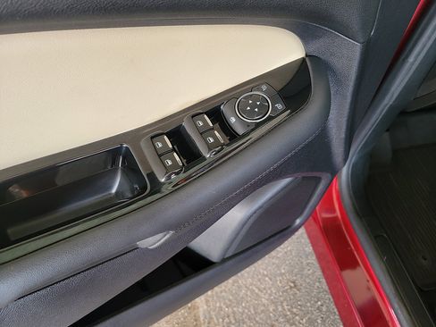 Used 2019 Ford Edge SEL w/ Equipment Group 201A AWD/4WD image 16