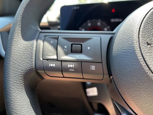 New 2025 Nissan Kicks S image 19