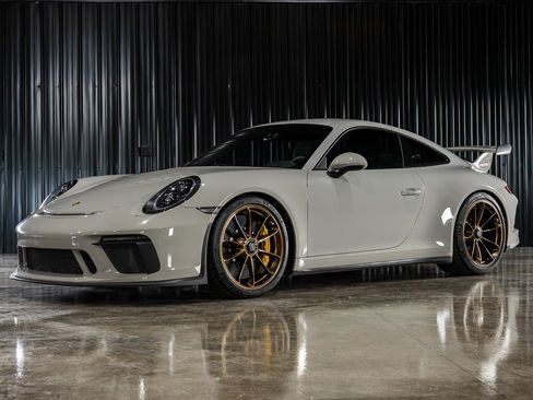 Used 2018 Porsche 911 GT3 RWD image 2