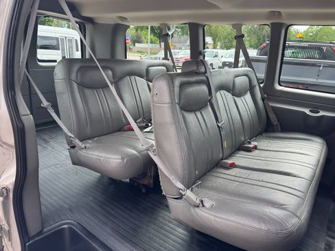 Used 2006 GMC Savana 1500 Passenger RWD image 13