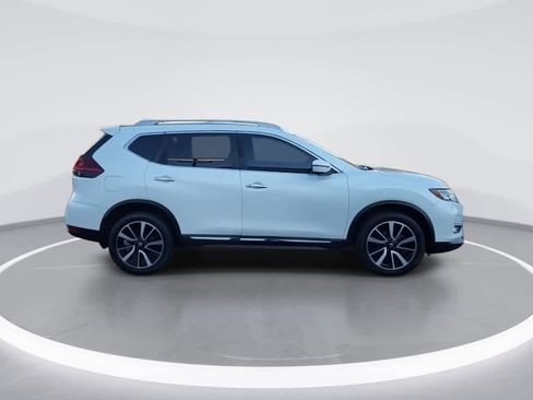 Used 2019 Nissan Rogue SL w/ Premium Package image 9
