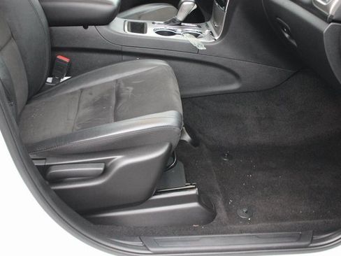 Used 2022 Jeep Grand Cherokee Laredo X image 32