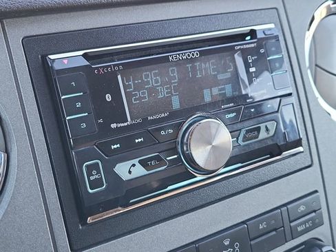 Used 2011 Ford F250 XLT w/ XLT Interior Pkg image 28