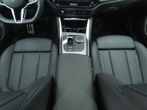 Used 2025 BMW 440i xDrive AWD/4WD image 17