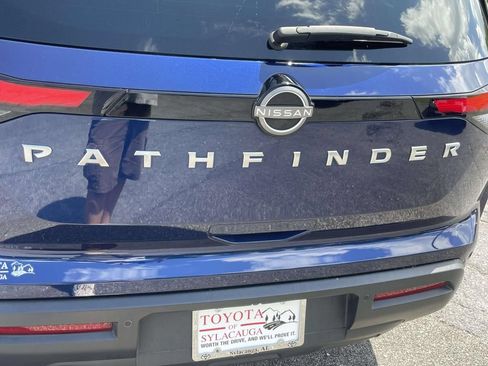 Used 2025 Nissan Pathfinder SV FWD image 8