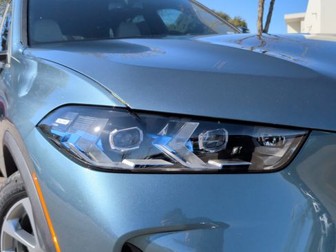 New 2026 BMW X5 xDrive50e w/ Climate Comfort Package image 3