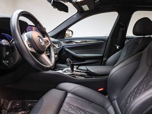 Certified 2023 BMW 530e w/ M Sport Package image 19