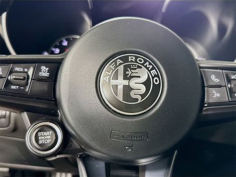 Used 2022 Alfa Romeo Giulia Ti image 22