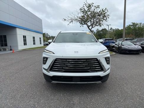 Used 2025 Buick Enclave Preferred image 2