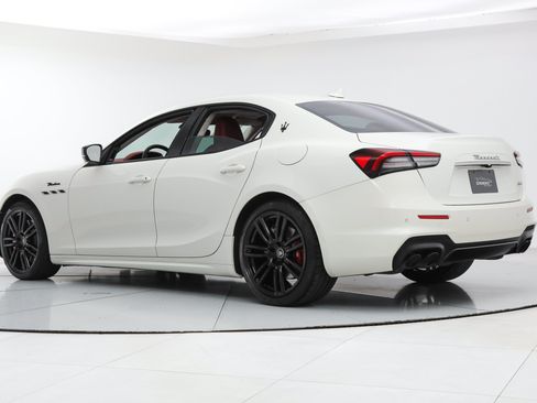 Certified 2023 Maserati Ghibli Modena RWD image 3