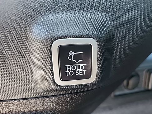 Certified 2024 Jeep Grand Cherokee Overland image 22