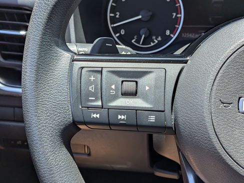 Used 2023 Nissan Rogue SV FWD image 24