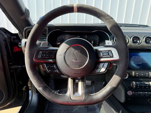 Used 2022 Ford Mustang Shelby GT500 w/ Carbon Fibre Track Pack RWD image 11