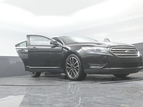 Used 2018 Ford Taurus SEL w/ Equipment Group 201A AWD/4WD image 30