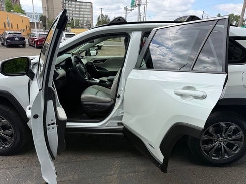 Certified 2023 Toyota RAV4 XLE Premium AWD/4WD image 17