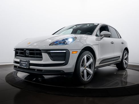 Certified 2026 Porsche Macan image 1