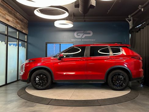 Used 2022 Mitsubishi Outlander ES image 6