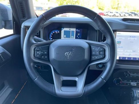 Used 2023 Ford Bronco Badlands w/ Sasquatch Package AWD/4WD image 13