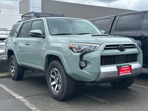 Certified 2023 Toyota 4Runner TRD Off-Road Premium w/ Moonroof Package AWD/4WD image 3