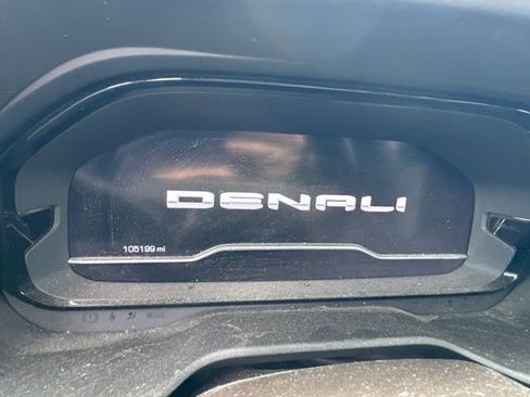 Used 2022 GMC Yukon XL Denali w/ Denali Premium Package AWD/4WD image 11