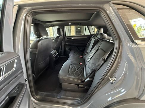 Used 2026 Volkswagen Atlas Cross Sport SE FWD image 23