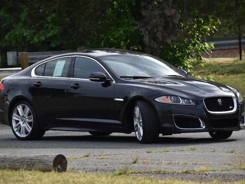 Used 2012 Jaguar XF R image 4