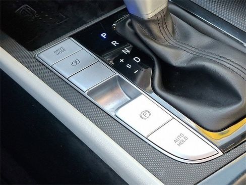 Certified 2022 Hyundai Elantra Limited w/ Cargo Package image 25