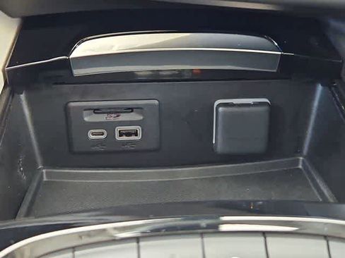 Used 2023 Buick Envision Avenir FWD image 34