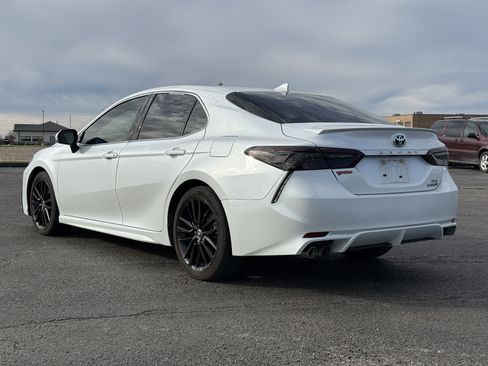 Used 2022 Toyota Camry XSE w/ Cold Weather Package image 5