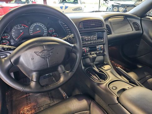 Used 2002 Chevrolet Corvette Convertible w/ Preferred Equipment Group2 RWD image 28