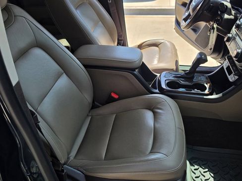 Used 2017 GMC Canyon SLT RWD image 18