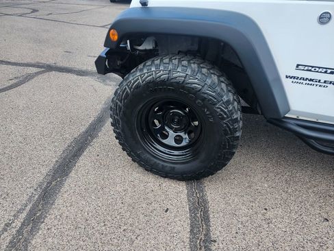 Used 2016 Jeep Wrangler Unlimited Sport AWD/4WD image 14
