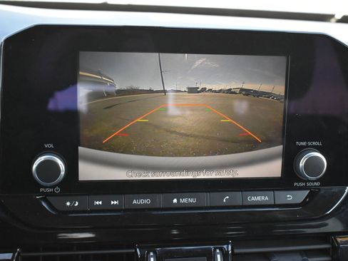 Used 2025 Nissan Pathfinder SV AWD/4WD image 29