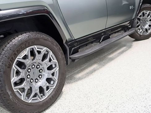 Used 2024 GMC Hummer EV 3X AWD/4WD image 12
