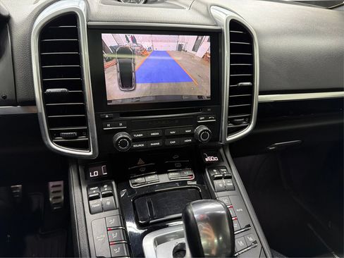 Used 2017 Porsche Cayenne S AWD/4WD image 17