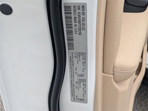 New 2026 Jeep Grand Cherokee Limited w/ Limited Altitude Package image 39