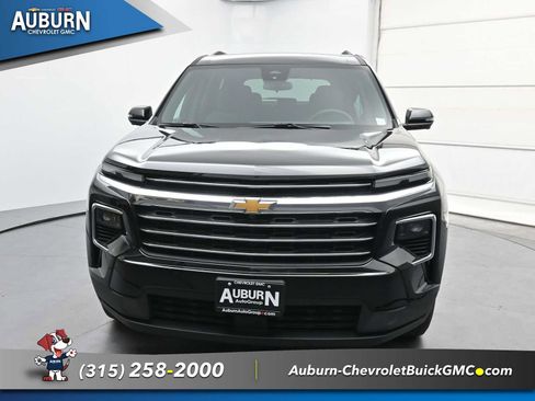 Used 2024 Chevrolet Traverse LT w/ Trailering Package AWD/4WD image 2