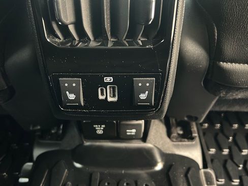 Used 2022 Jeep Compass Limited w/ Elite Group image 13