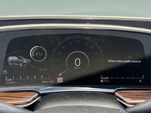 Used 2021 Cadillac Escalade Luxury RWD image 22